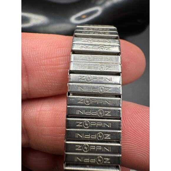 Zoppini Italy Stainless Steel 750 18k Gold Pearl Accents Stretch Bracelet - Picture 8 of 10